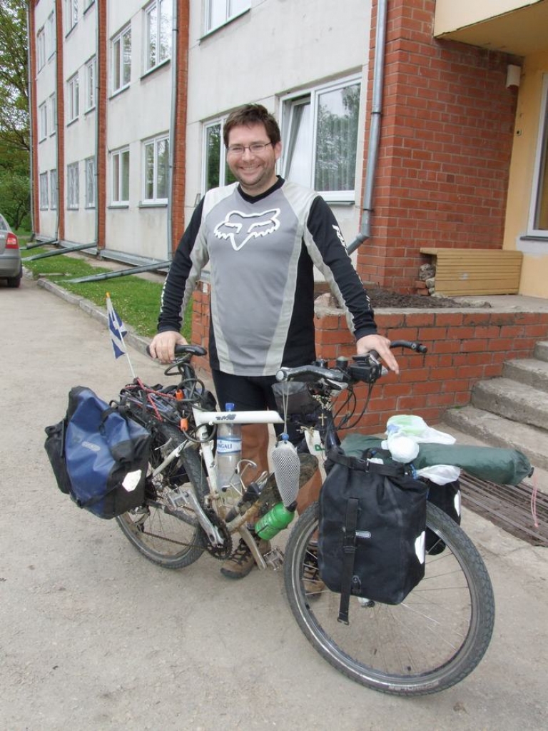 CEĻOTĀJS. Pīters Skallijs pagaidām ir Aizkraukles rajonā un plāno, kurp doties tālāk.