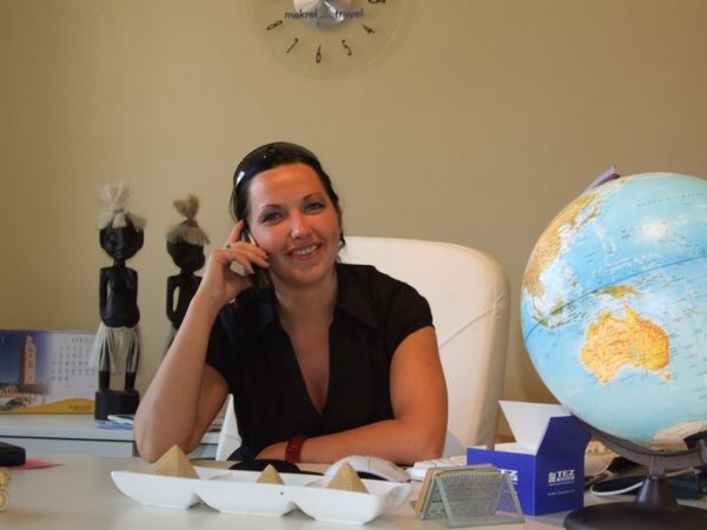 Ērti pašiem un klientiem. “Jaunās telpas ir daudz plašākas, ceram, ka klienti te jutīsies ērti. Mums pašiem patīk,” teic ceļojumu eksperte Velga Veinberga.