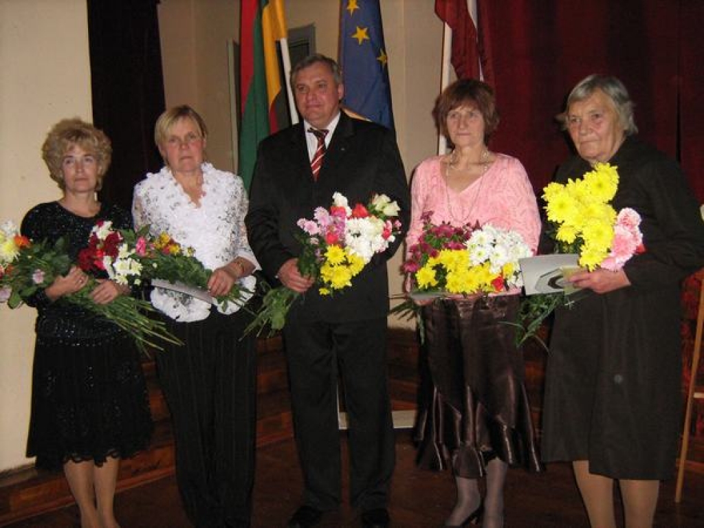 GODA PILSOŅI: Anita Samoilova (no kreisās), Ilga Babrova, Arvīds Kviesis, Olga Baltace un Zelma Jurovska. 