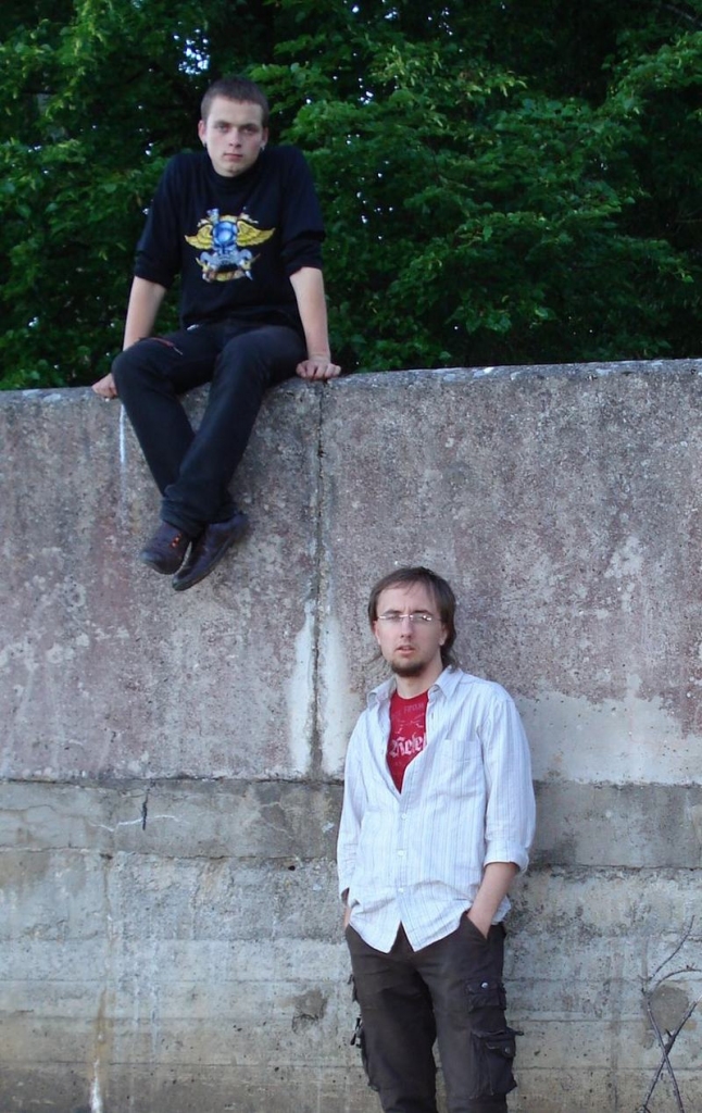 Klusā pusstunda. Puse no grupas “Klusā stunda”: Armīns Voltmanis (augšā) un Artūrs Zemnieks.