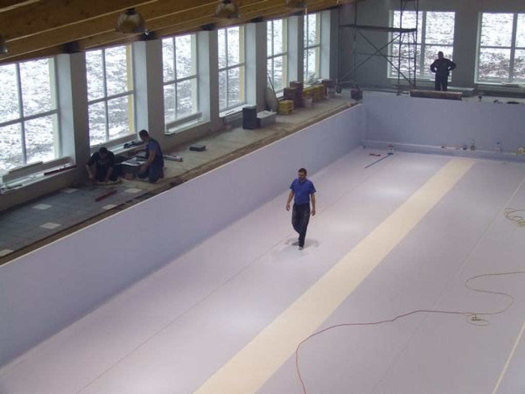 LIELAIS  PELDBASEINS. Te gaidāmas aizraujošas ūdens  aktivitātes gan pieaugušajiem, gan bērniem, kā arī peldēšanas sacensības.