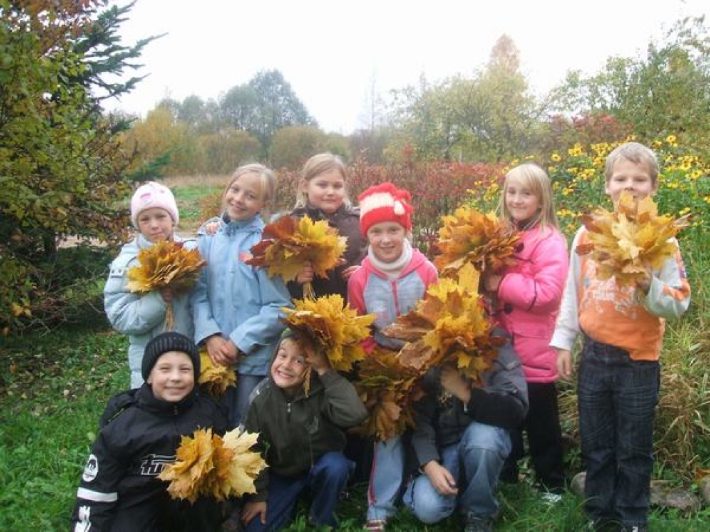 “Runā” poļu, igauņu un itāliešu valodā. Pērses pamatskolas 3. klases skolēni, darbojoties interesantajā interneta projektā, ir apguvuši daudz vārdu trijās valodās. 