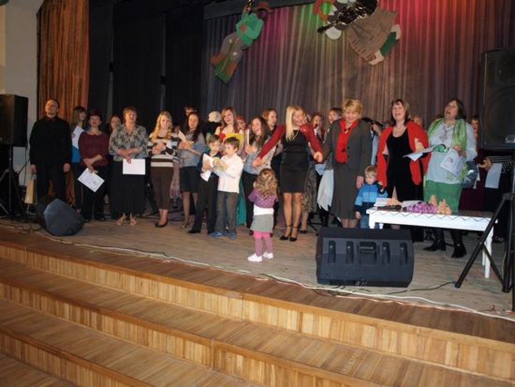 Dalībnieku kopkoris.