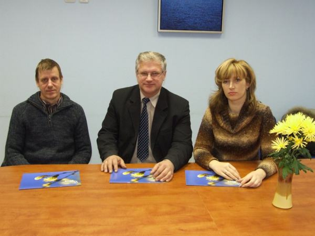 NEKAS NAV AIZMIRSTS. Par 1991. gada barikāžu dienām stāsta Kristīne Ginaite, Aigars Arnītis un Āris Ramats.