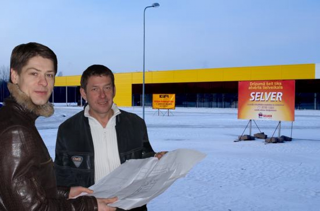 VISS PĒC PLĀNA. “IGA centra” dibinātāji Igors Mašals (no kreisās) un Gunārs Grandāns apgalvo, ka viss notiek, kā plānots. 
