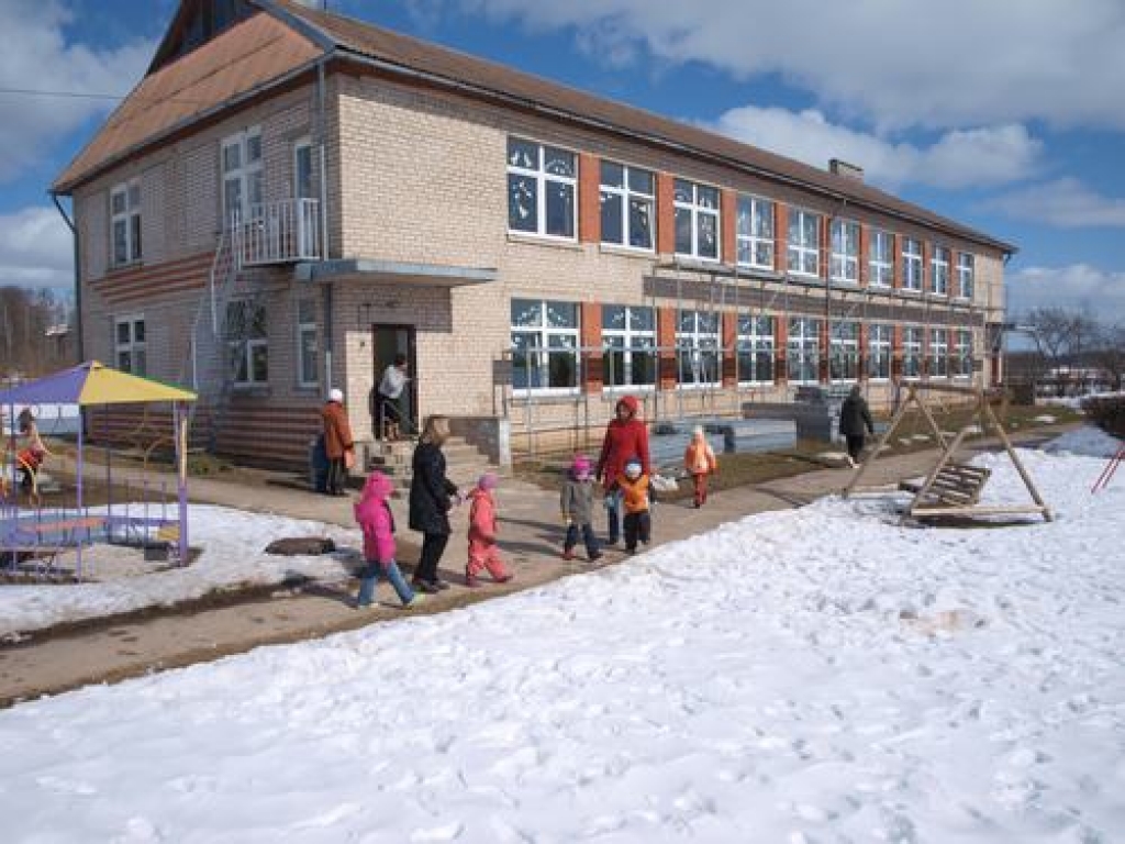 MAINĪS fasādi.  Bebru pagasta bērnudārza ēkā ne tikai kļūs siltāks, bet tai mainīs arī ārējo veidolu.