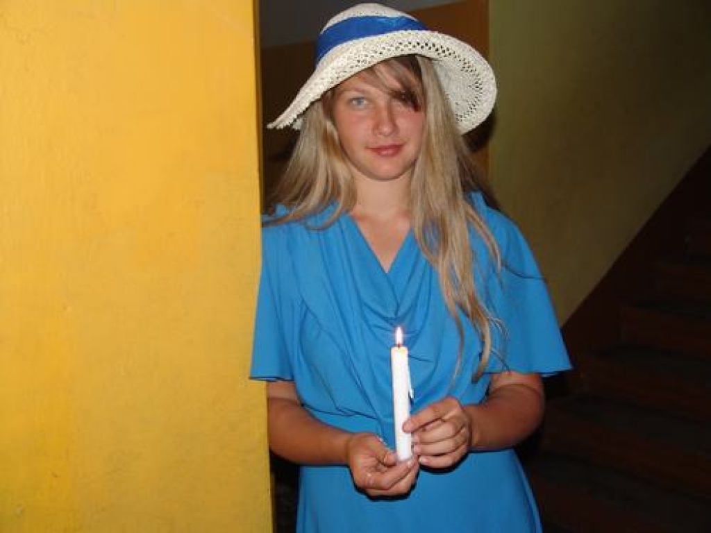 ZILĀS DĀMAS leģenda ne reizi vien apspēlēta dažādos skolas audzēkņu veidotajos uzvedumos.