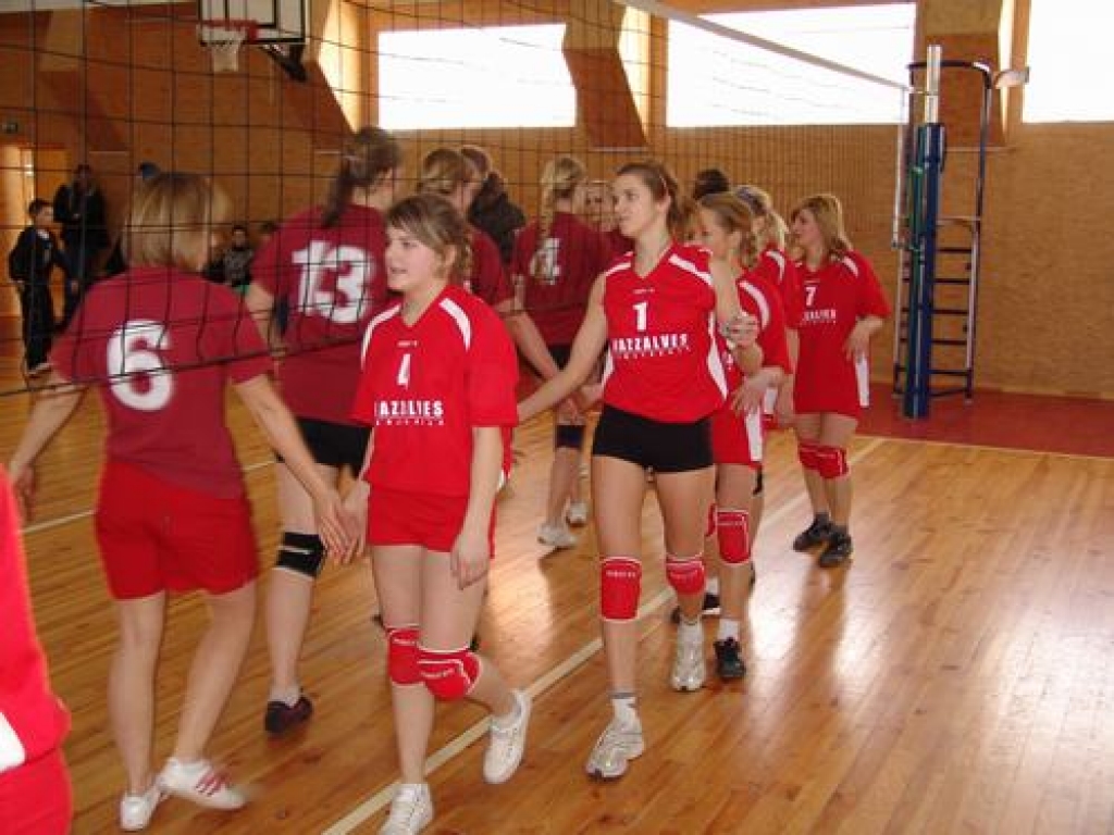 Veiksmīgākas. Mazzalvietes pēc uzvaras pār Valles volejbolistēm. 