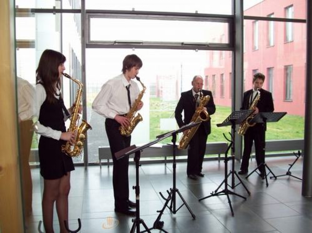 Muzicē saksofonisti. No kreisās: Aiva Upīte, Rolands Zīlītis, Kārlis Strazdiņš un Rūdolfs Ozoliņš. 