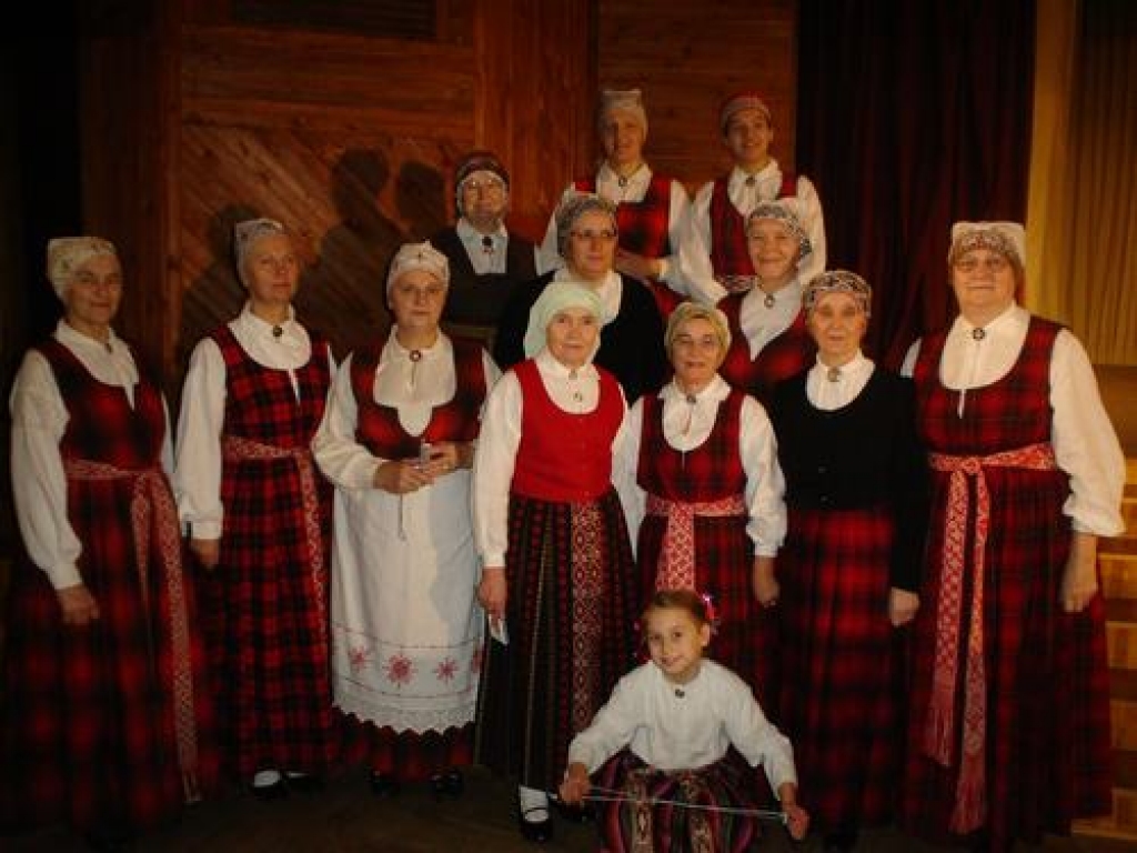 Festivālam gatavi. Folkloras kopa “Urgas” starptautiskā folkloras festivāla “Baltica 2009” skatē.