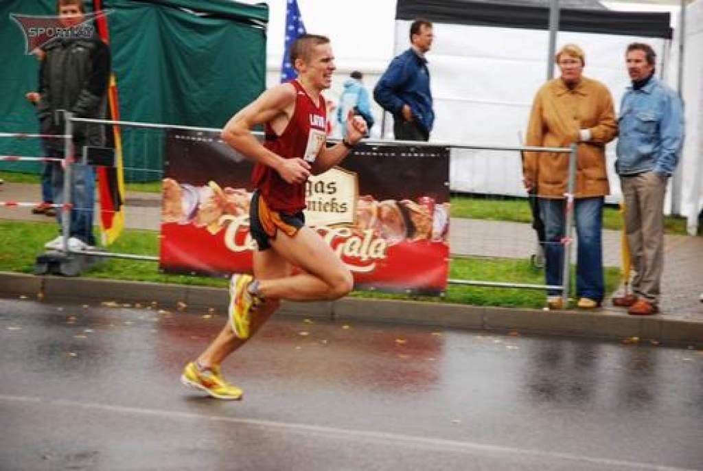 Izturības pietiek. Skrienot Valmieras maratonā, Jānis izcīnīja ceturto vietu. 