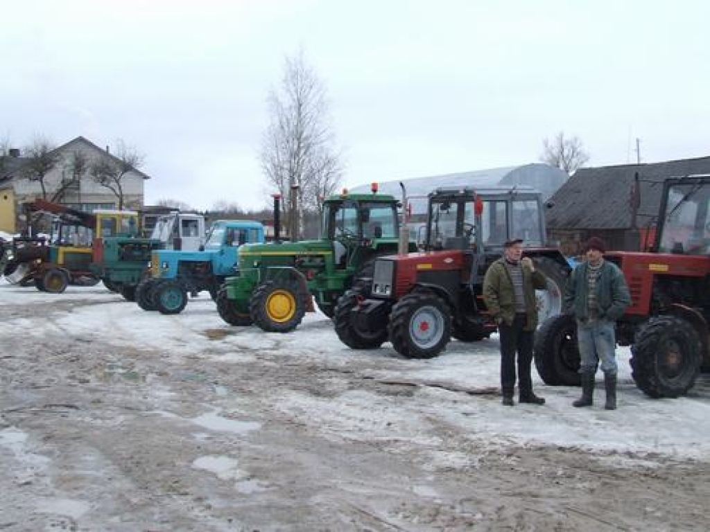 Pirms starta. Lauksaimniecības tehnika pavasarim sagatavota — uzskata Kokneses pagasta zemnieki.