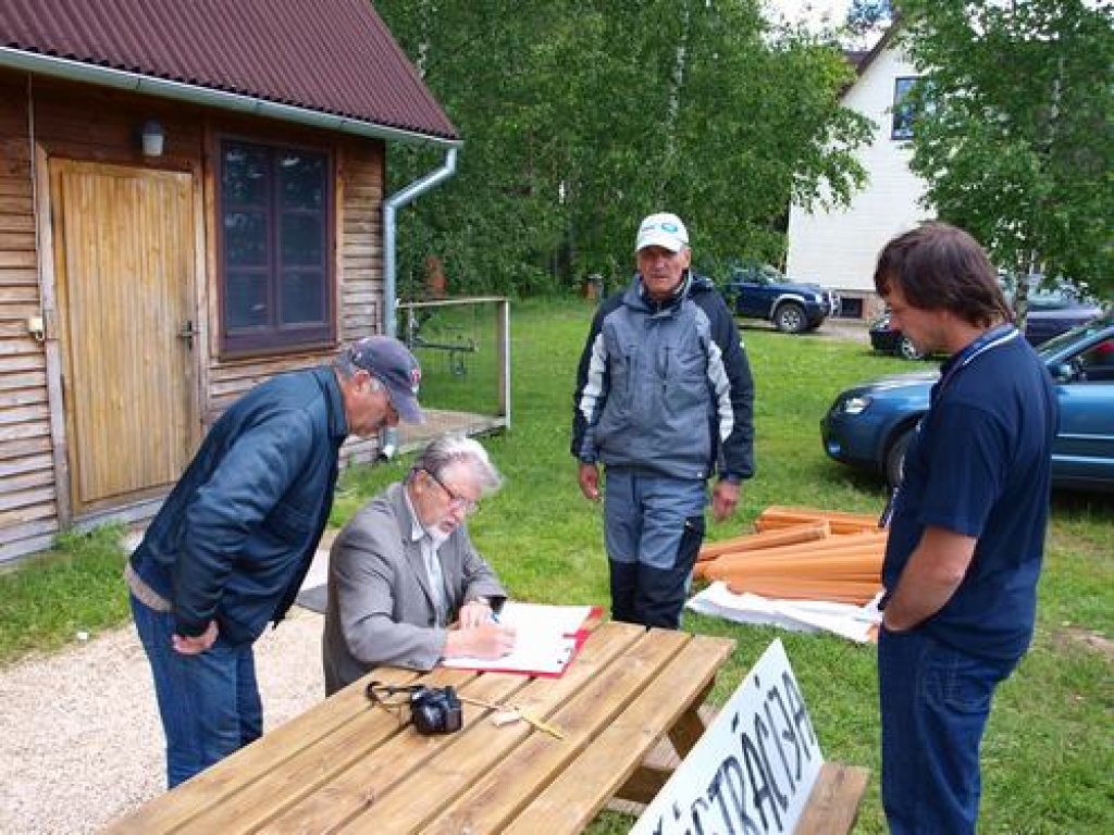 Šodien Daugavā pie Kokneses notika Latvijas čempionāta spiningošanā otrā posma sacensības. Koknesiešu Viestura Saulīša un Modra Bērziņa ekipāža no komandas “Koknese (RRKP būve)” izcīnīja trešo vietu.
Autors: Indulis Burka