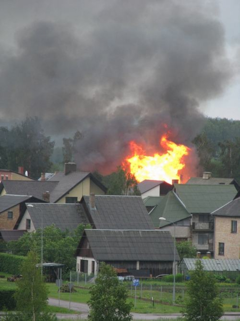 Ugunsgrēks Aizkraukles privātmāju rajonā.