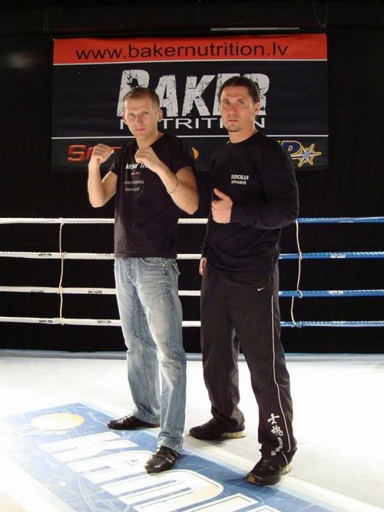 Guntars aizpērn izcīnīja Latvijas čempiona titulu tai — boksā, pērn otro vietu. Guntars Trops (no kreisās) kopā ar treneri Robertu Hatmuļinu.