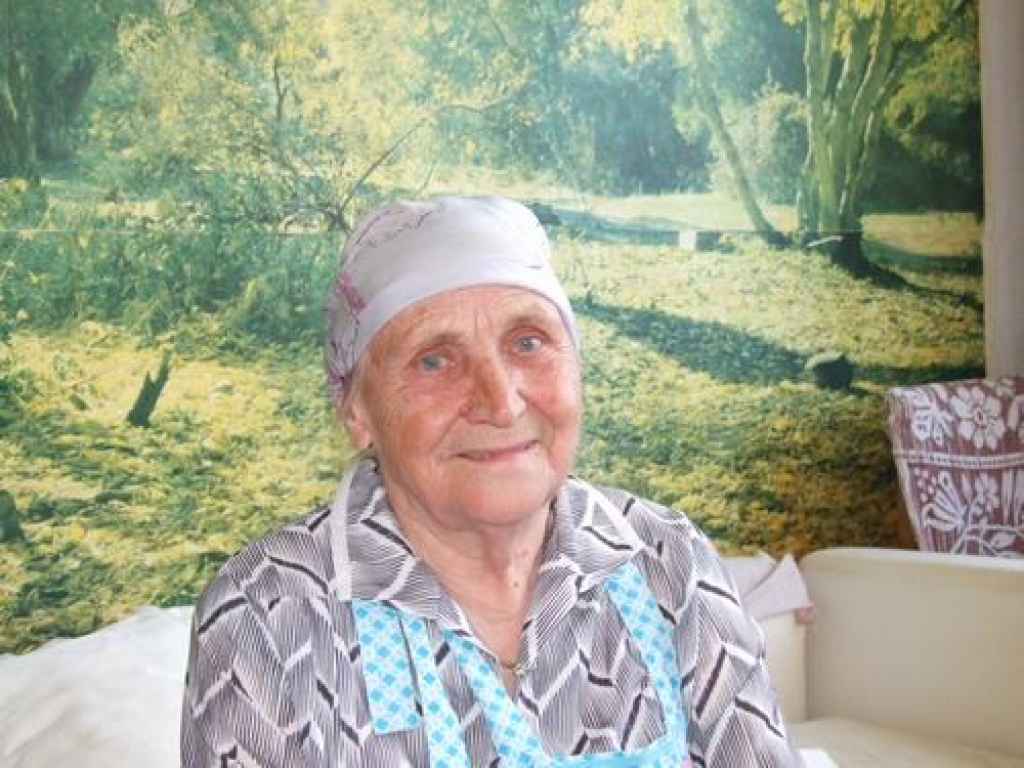 “Esmu laimīga,” saka jubilāre Austra Kuršpetova. 