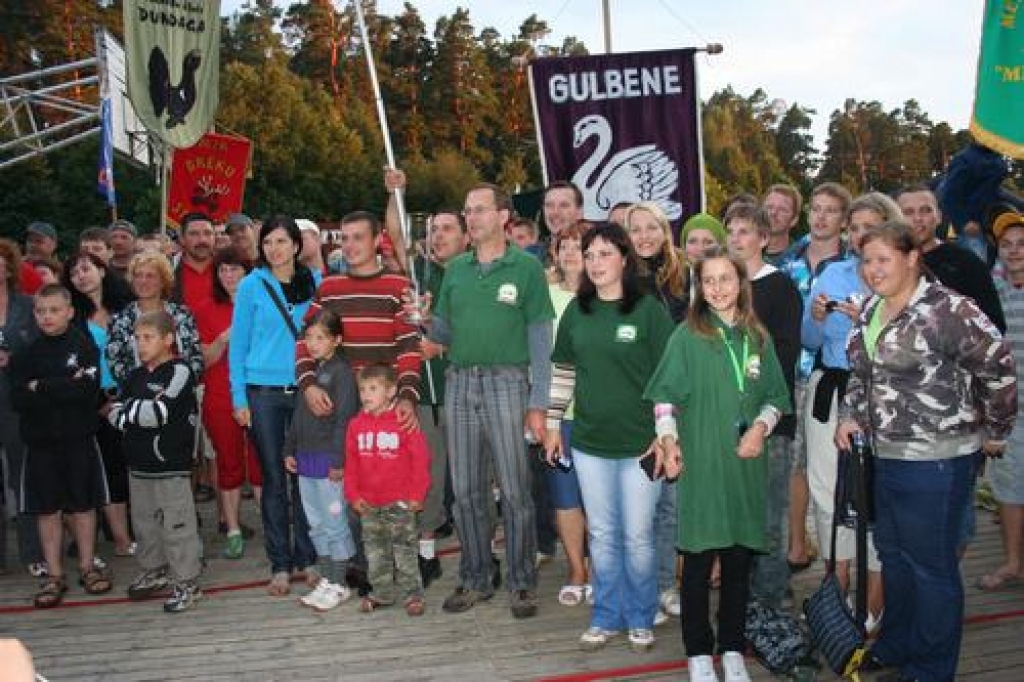 Mednieku festivālā „Minhauzens” spēku samēros, prāta un acs asumā, veiklībā un trāpīgumā sacentās 76 mednieku apvienības, arī no Aizkraukles reģiona – „Skrīveri”, „Diāna”, „Caunas” u.c. Sīvajā konkurencē godpilno trešo vietu ieņēma...
Autors: Līga Patmalniece