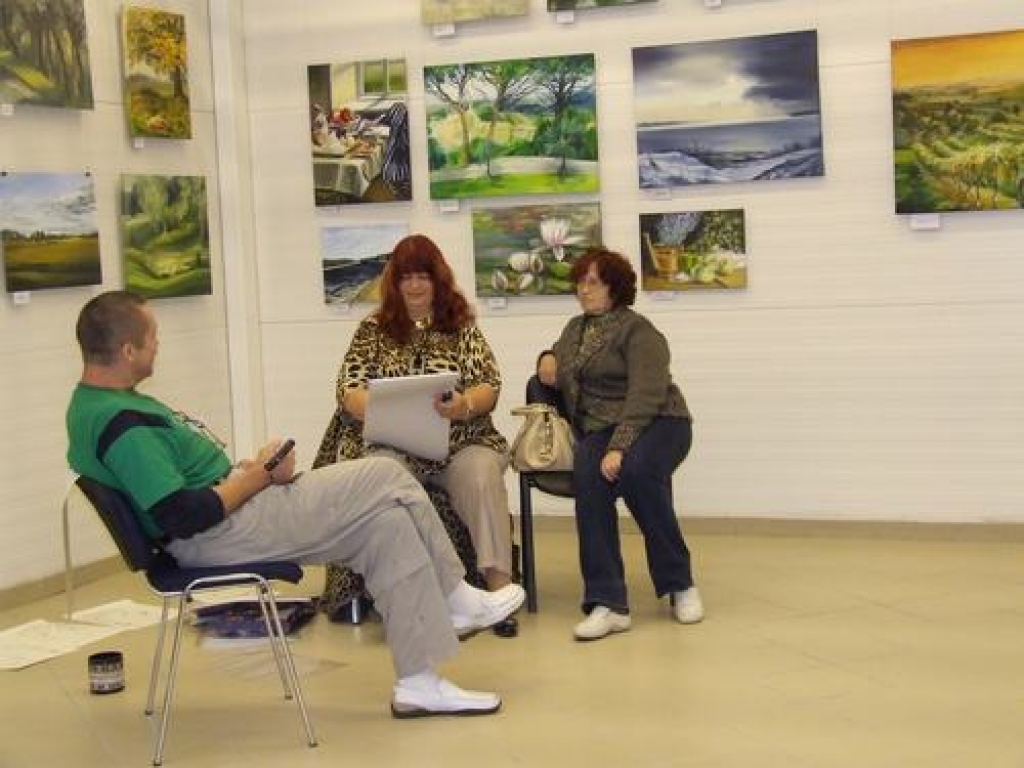 Šodien Aizkrauklē, lielveikalā „IGA centrs” norisinās mākslas diena. Tās ietvaros apskatāma Aizkraukles mākslas skolas pedagogu un audzēkņu radošo darbu izstāde, bet interesenti var iepirkties tirdziņā. 
Autors: Sarmīte Drapāne