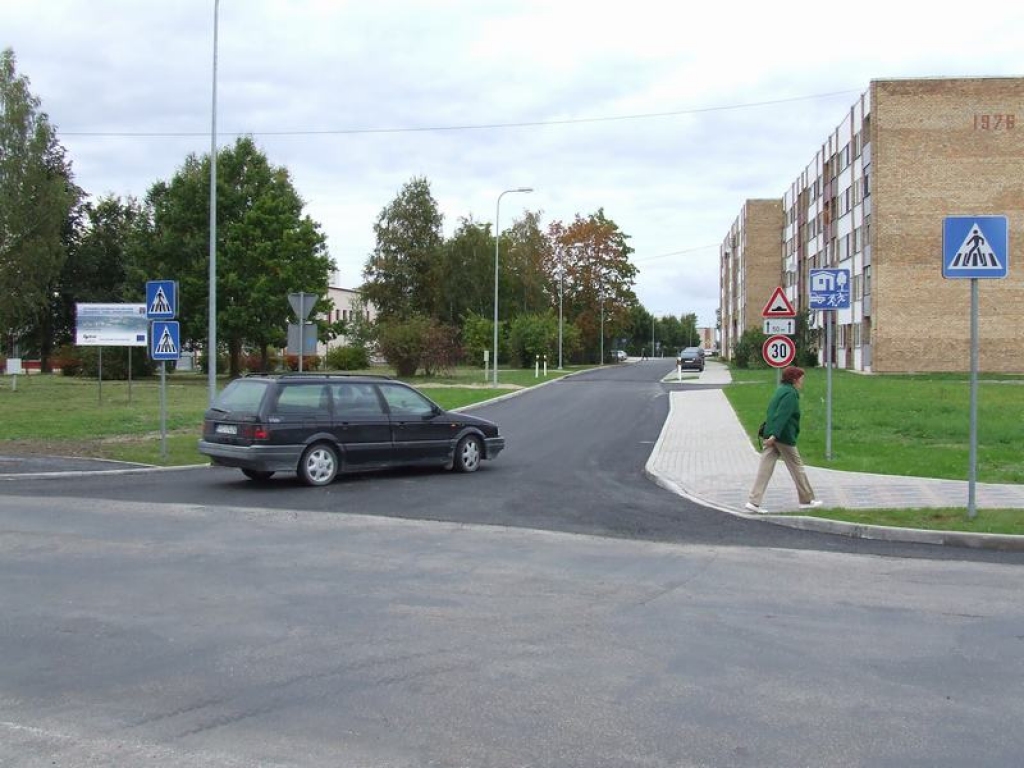 EIROPA PALĪDZ. Ielas atjaunošanai izmantota arī Eiropas Reģionālās attīstības fonda nauda. 