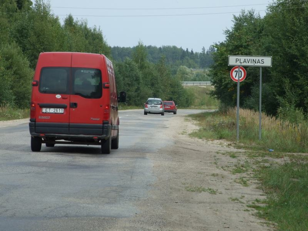 Izvēlas īsāko ceļu. Ja autovadītāji līdz pagriezienam uz Jēkabpili brauktu pa Pļaviņu apvedceļu, tas braucienu pagarinātu par 12 kilometriem. 