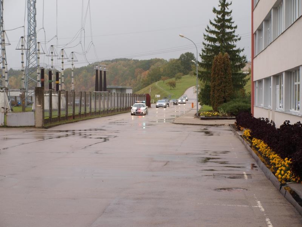 Iepazīstot svarīgākos tautsaimniecības uzņēmumus Latvijas novados, Valsts prezidents Valdis Zatlers šodien apmeklēja Pļaviņu hidroelektrostaciju.
Autors: Indulis Burka