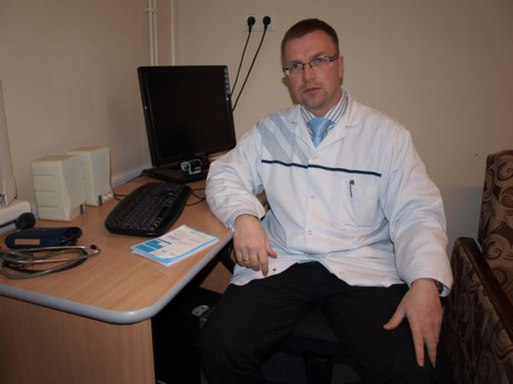 JAUNA IESPĒJA. Ints Bruņinieks teic, ka jaunā hemoroīdu ārstēšanas metode ļauj pacientam jau tūlīt pēc manipulācijas doties mājup. 