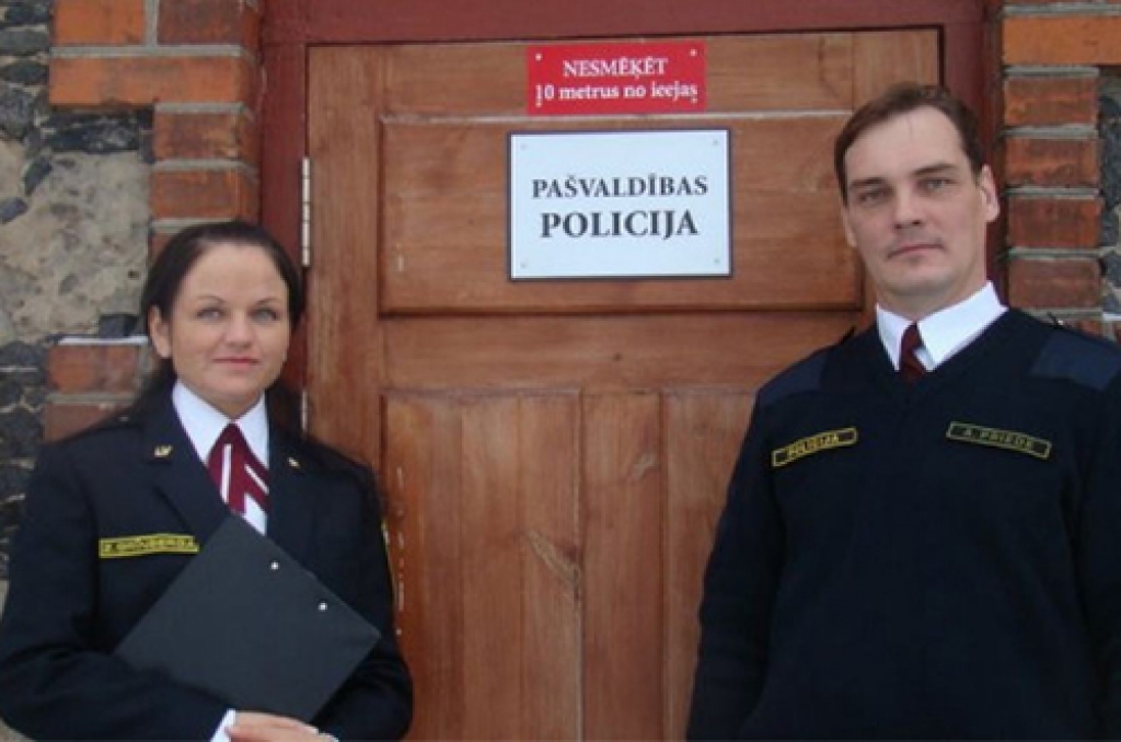 Kārtība būs. Zane Grīnberga un Anrijs Priede ir apņēmības pilni gādāt par drošību un kārtību novadā.
Autors: www.plavinas.lv