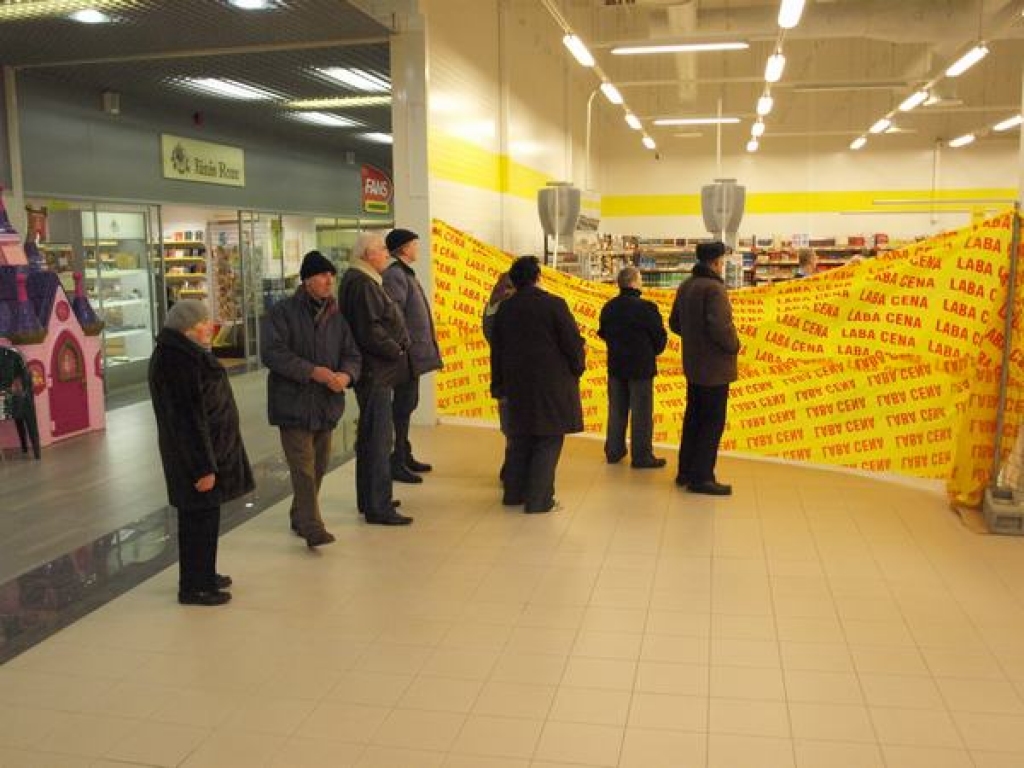 Šodien Aizkrauklē, “IGA centrā”, apmeklētājiem durvis ver SIA “Firma Madara '89” pārtikas preču veikals “Labais”. 
Autors: Indulis Burka