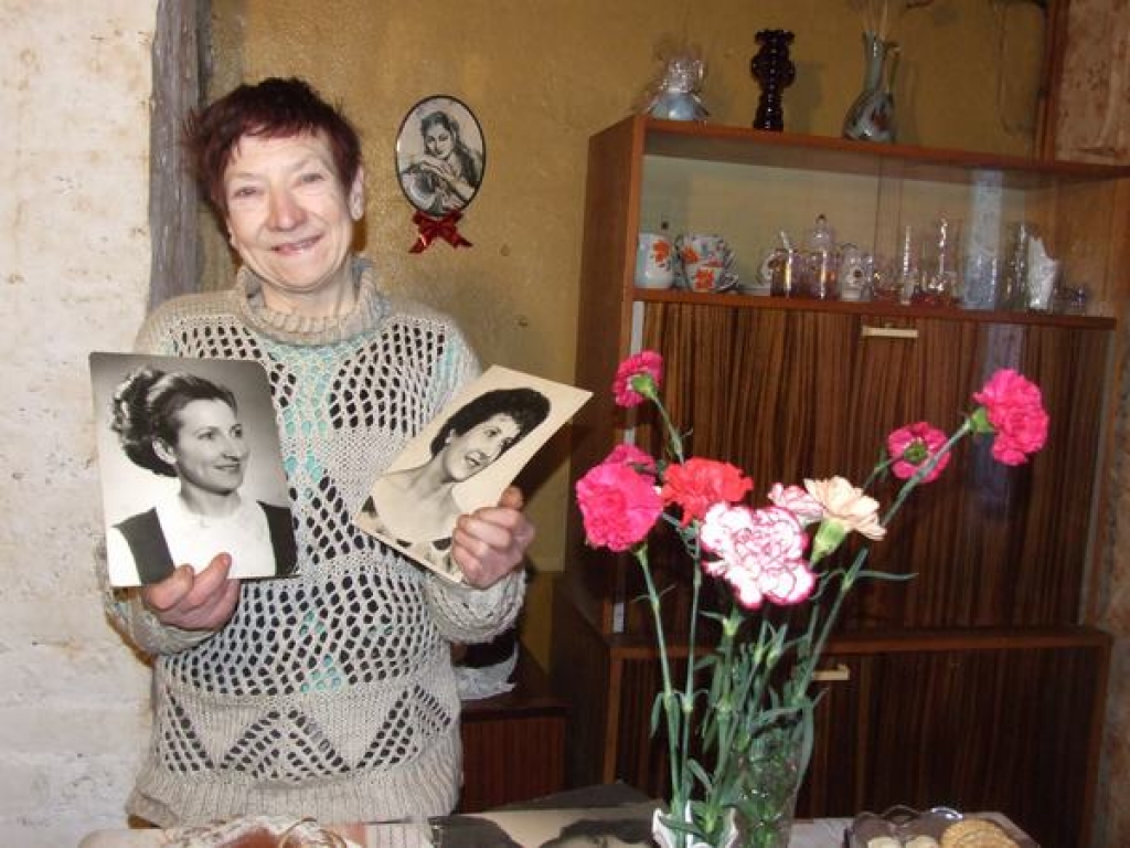 TOREIZ UN TAGAD. “Kad strādāju Rīgas porcelāna fabrikā, mana fotogrāfija bija goda plāksnē,” stāsta Valentīna Felkere, kurai šonedēļ aprit 70 gadu. Fotogrāfijās viņai ir ap 30. “Visiem novēlu tikpat labu veselību kā man!” saka jubilāre.    