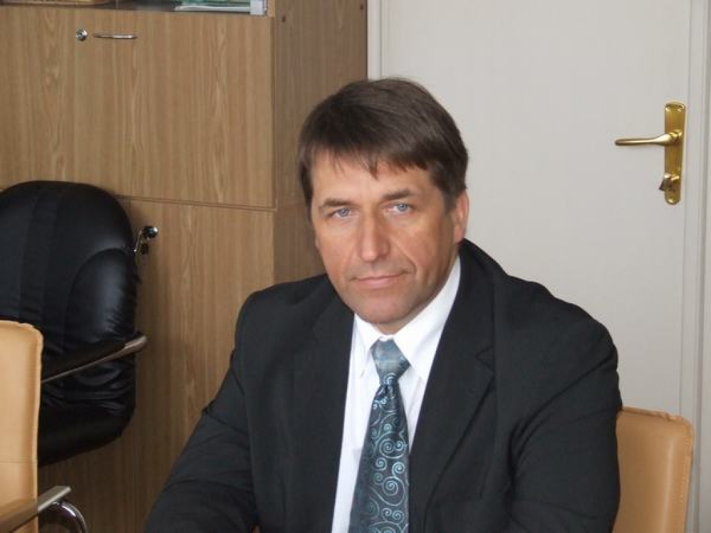 Vēlas runāt bez starpniekiem. Ekonomikas ministrs Artis Kampars. 