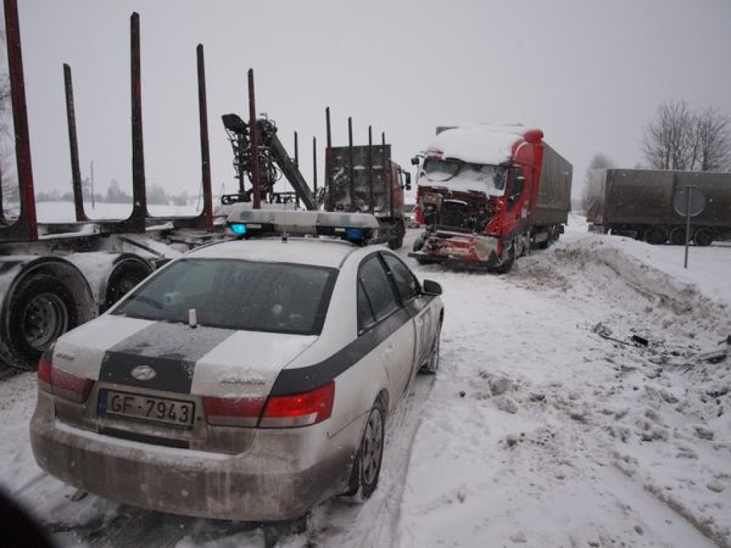 BŪS JĀREMONTĒ. Kravas automašīnai no Krievijas būs nepieciešams lielāks remonts.