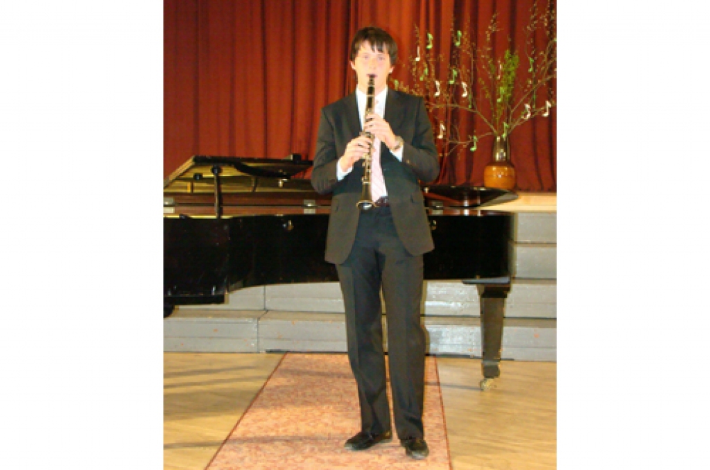 Labs rezultāts. Pļaviņu mūzikas skolas audzēknis Oto Davidovs klarnetes spēli apgūst sesto gadu, konkursā viņš ieguva 71,5 punktus.