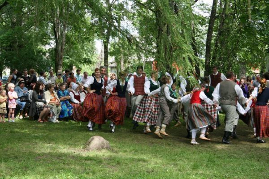 Skrīveros, A. Upīša memoriālās mājas dārzā 26. jūnijā notika Daugavas svētki. Darbojās amatnieku tirdziņš, notika radošās darbnīcas bērniem un pieaugušajiem. Dziedāja Vitas Tallas vadītā folkloras kopa, notika vietējo dziedātāju un...