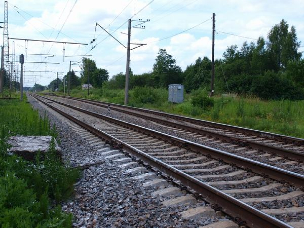 Šajā vietā, Dzelzceļnieku ielas galā, savlaik bija viena no likvidētajām pārbrauktuvēm. 