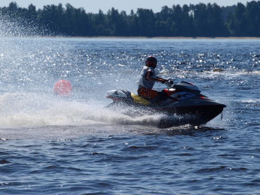 Šodien Daugavā pie Aizkraukles notika 2010. gada Baltijas un Latvijas čempionāta ūdensmotocikliem trešais posms. Tajā piedalījās sportisti no Latvijas, Lietuvas, Igaunijas, Krievijas un Somijas.
Autors: Indulis Burka