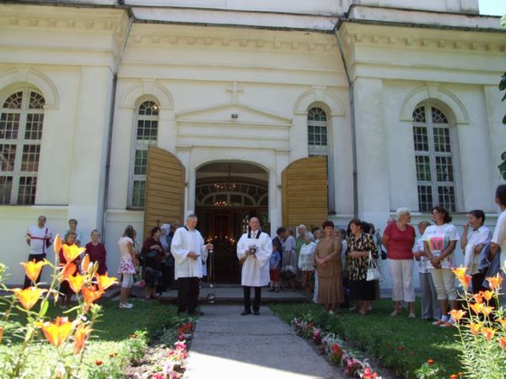 Kurmenieši atšķirībā no kaimiņpagastiem Līgo svētku vietā svin Pēterdienu. Šī tradīcija aizsākusies jau pirms pusotra gadsimta kā baznīcas svētki, kuros godināja svētos apustuļus Pēteri un Pāvilu, un neaizmirsa arī tos, kuriem šajā dienā...
Autors: Imants Kaziļuns