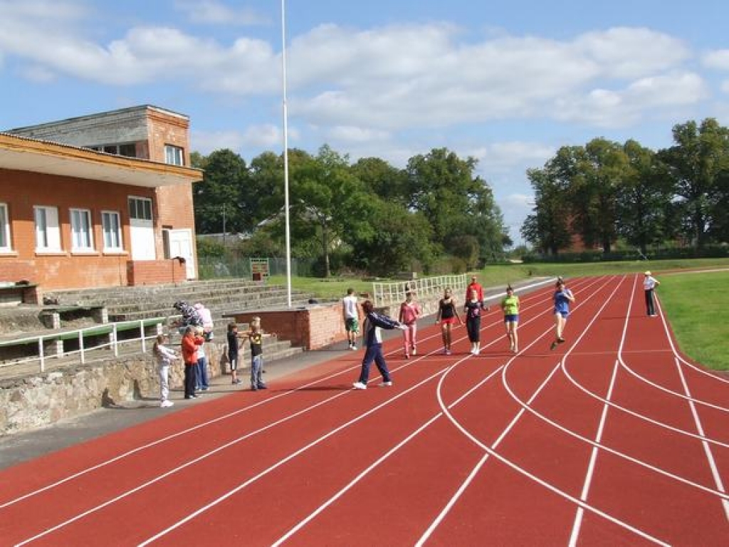 GAIDĪTS. Atjaunotais stadions bebrēniešiem paver plašākas iespējas nodarboties ar sportu.