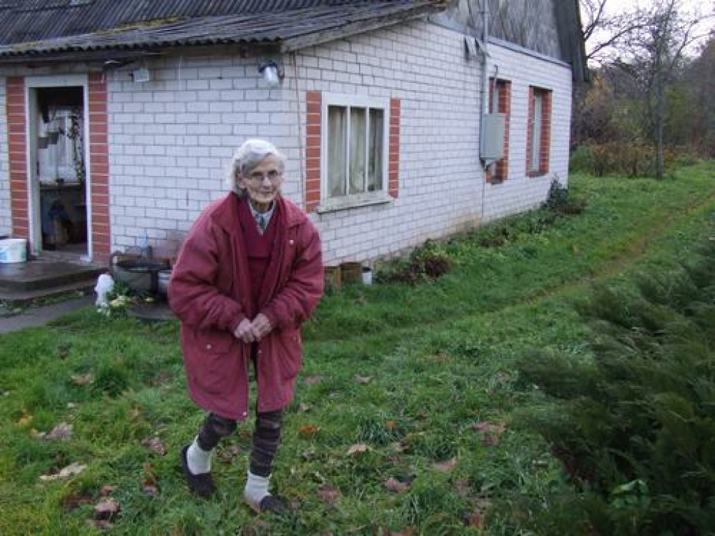 Istabā nevar nosēdēt. Mirdzas kundze ir seciete jau teju gadsimtu. 