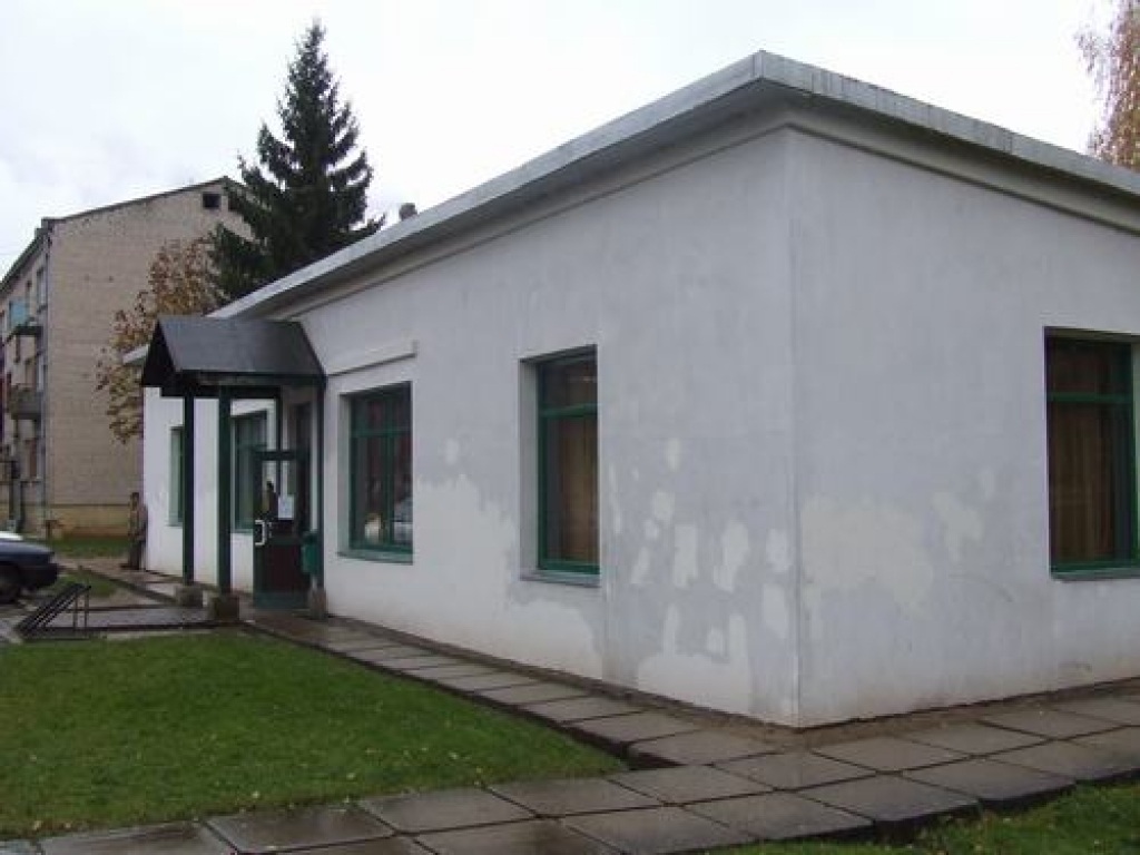 PARĀDĀ. Kādreiz veikalā “Ragālītis” Koknesē saimniekoja Jāņa Pauras SIA “Ragāļi”, kuru viņš pārdeva rīdziniekam. Par apkures, ūdens piegādes un kanalizācijas pakalpojumiem 2600 latu ir jāmaksā jaunajam īpašniekam, taču viņš to nav izdarījis. Tagad tur saimnieko SIA “Kokneses Reiņi”, kuras valdes loceklim Pēterim Pauram ar brāļa parādu neesot nekādas saistības