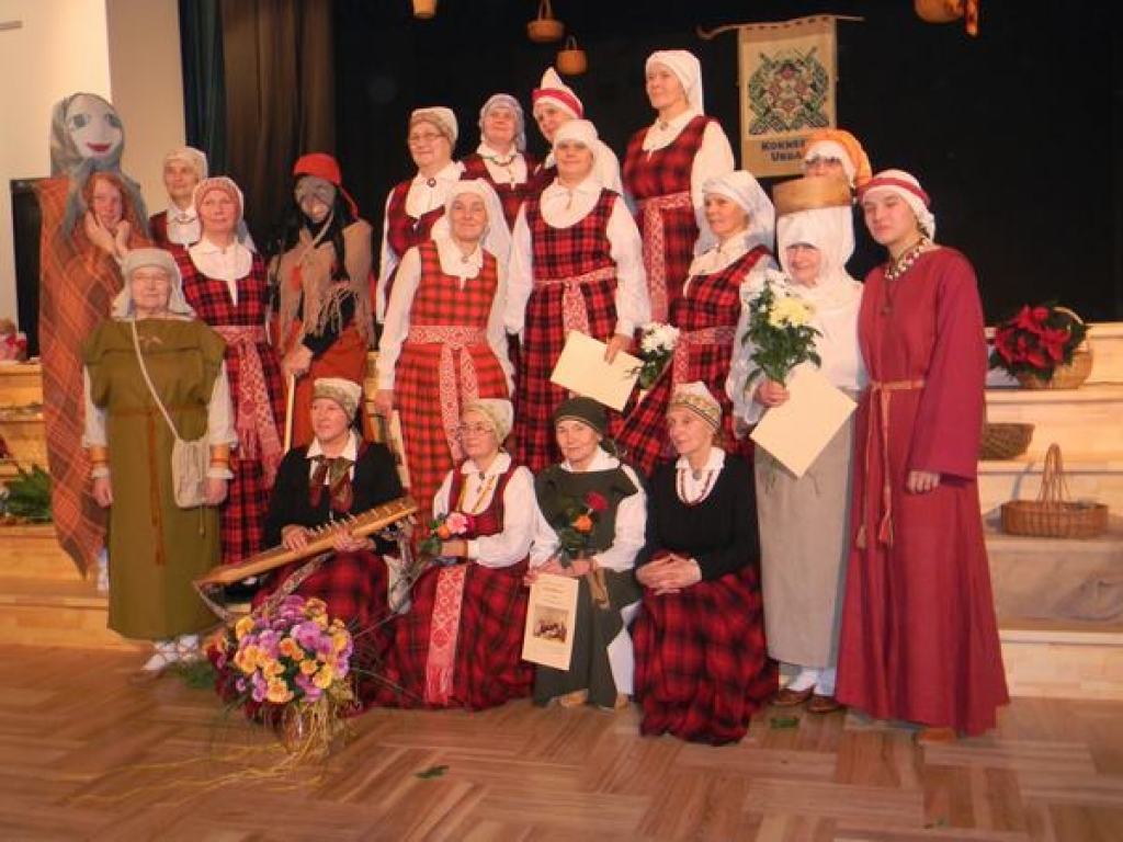 Ar sirsnīgu koncertu Kokneses kultūras namā piecu gadu jubileju atzīmēja folkloras kopa „Urgas”. Svinīgajā sarīkojumā gaviļnieces sveica gan draugi un paziņas, gan vietējie pašdarbības kolektīvi un viesi no tālienes. Skanot darba, sirds un...
Autors: Sarmīte Drapāne