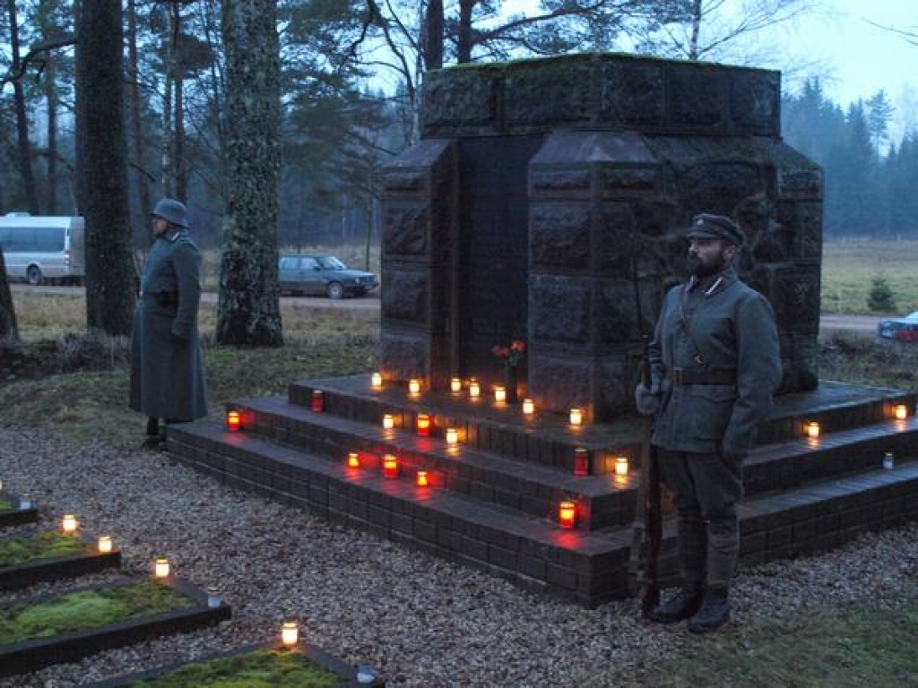 Lāčplēša dienai veltīts piemiņas brīdis Stalānu kapos Seces pagastā, kur apglabāti brīvības cīņās kritušie karavīri.
Autors: Indulis Burka