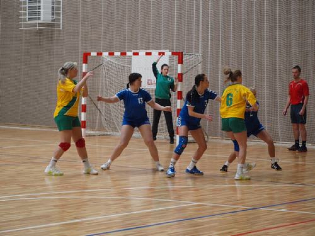 Aizvadītās nedēļas nogalē skrīveru handbolistes un HK “S&A” spēlētāji Aizkraukles novada sporta hallē aizvadīja šīs sezonas pēdējās spēles. 
Skrīveru handbolistes mērojās spēkiem ar vienu no turnīra tabulas līderēm Ludzas SHK spēlētājām....
Autors: Līga Patmalniece