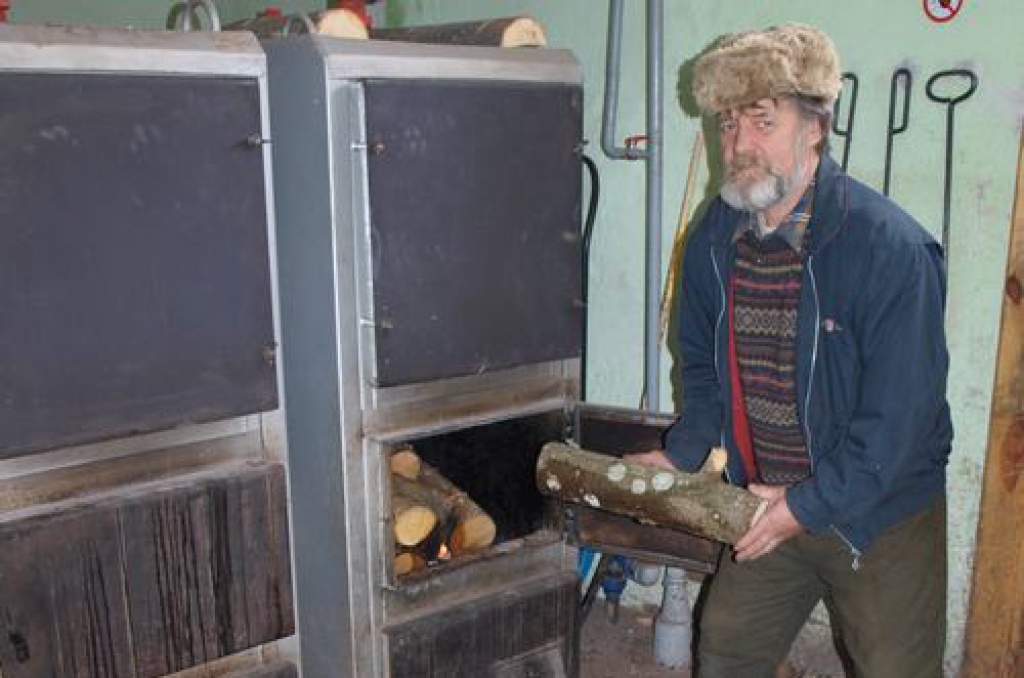 Neretas novada Pilskalnes pagastā kopš 2009. gada rudens skolas durvis ir slēgtas. Pagastā pārvaldē aprēķināts, ka gaidītā finansiālā ieguvuma no skolas slēgšanas nav. Vien skolēniem nu jāmēro ceļš uz citām skolām, bet vairāki bijušie...
Autors: Indulis Burka
