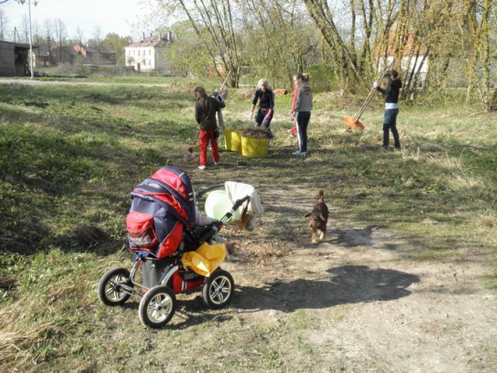 Šodien visā Latvijā visā Latvijā notiek Lielā talka. Sakopšanas darbi notika arī Jaunjelgavā.
Autors: Jānis Ozoliņš