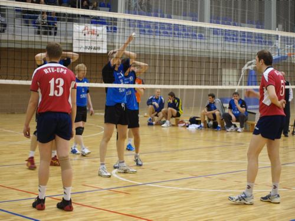 Aizkraukles novada ģimnāzijas sporta hallē notika Latvijas čempionāta volejbolā 1. līgas izšķirošā cīņa par līgas čempiones titulu. Par pirmo vietu cīnījās SK “Aizkraukle” vienība un “RTU — UPS” komanda. Ar rezultātu 3:0 uzvarēja...
Autors: Līga Patmalniece