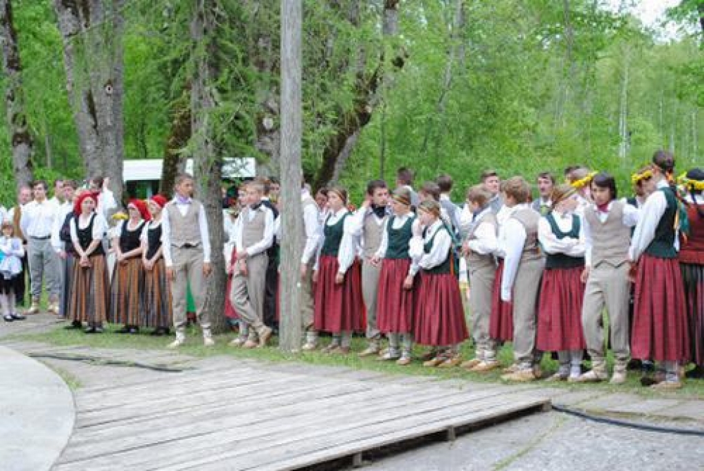 Jaunjelgavas novada Staburaga pagastā Vīgantes parkā jau otro gadu notika Tautas mākslas svētki.
Autors: Līga Patmalniece