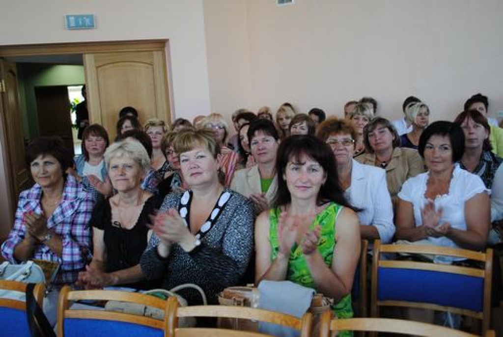 Aizkraukles P.Barisona mūzikas skolā izglītības iestāžu, metodisko apvienību vadītāji, viņu vietnieki un izglītības darbinieku arodbiedrības pārstāvji tikās gadskārtējā konferencē, lai uzzinātu un pārrunātu aktuālāko šajā mācību gadā....
Autors: Guna Mikasenoka