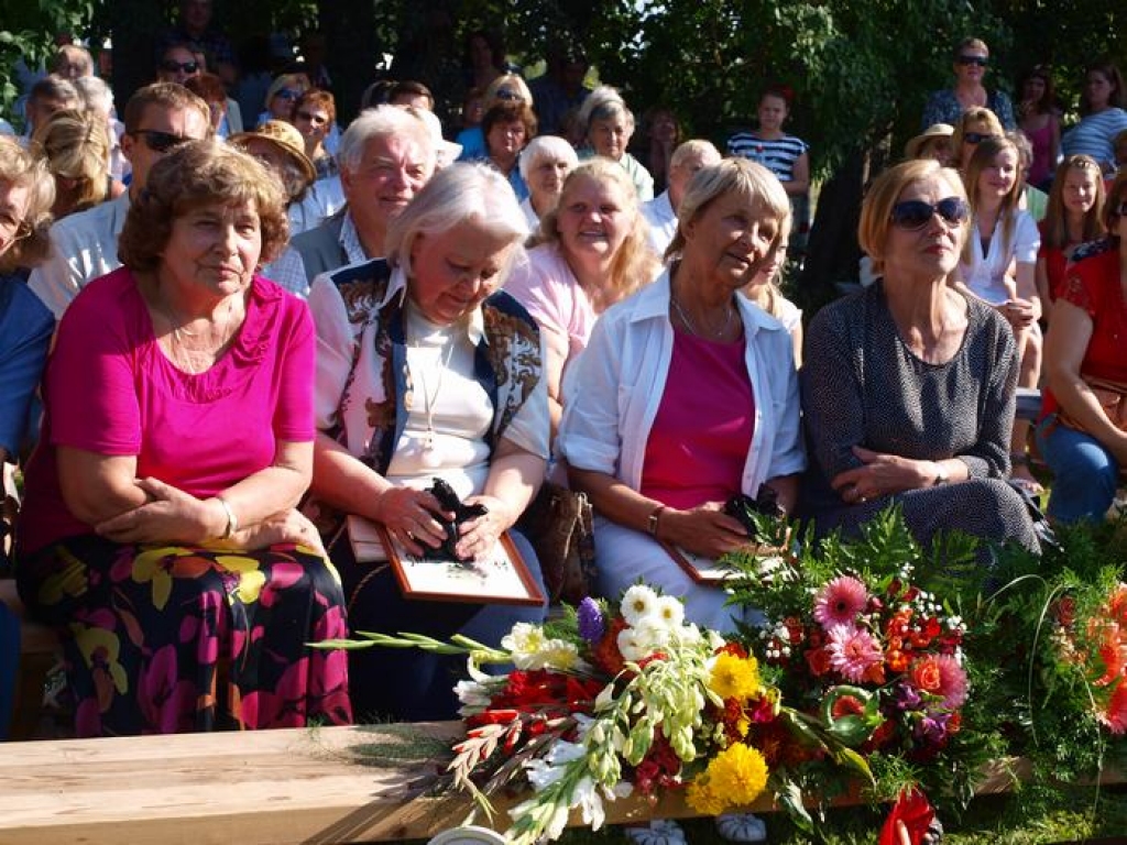 Šodien Vallē, “Zvanītāju Bukās”, notika režisora Alfreda Amtmaņa — Briedīša 126. dzimšanas dienai veltīts piemiņas pasākums. Latvijas Nacionālā teātra aktrisēm Intai Tirolei un Baibai Indriksonei pasniedza Alfreda Amtmaņa — Briedīša...
Autors: Indulis Burka