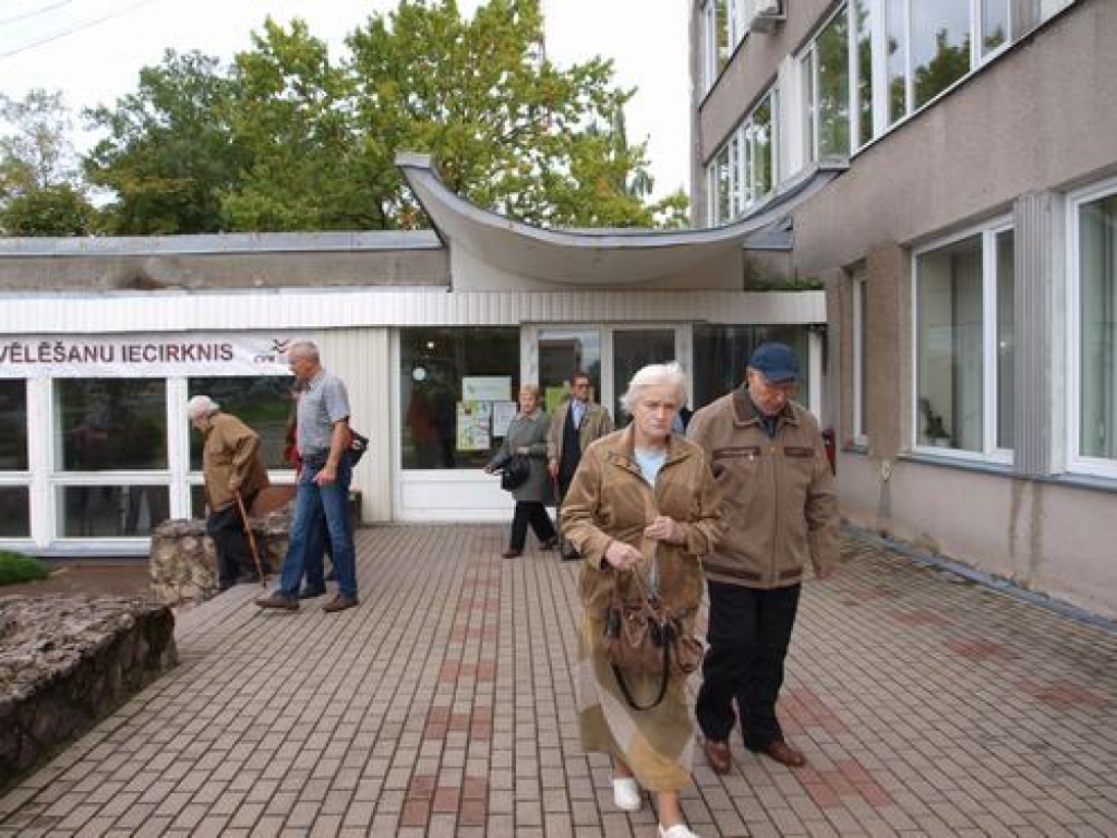 Šodien līdz pulksten 12 Aizkraukles novadā nobalsoja 1957 vēlētāji jeb  27,79% balsstiesīgo: vēlēšanu iecirknī Aizkraukles novada administratīvajā ēkā – 714, novada ģimnāzijā – 708, Aizkraukles arodvidusskolas dienesta viesnīcā – 364 un...
Autors: Guna Mikasenoka