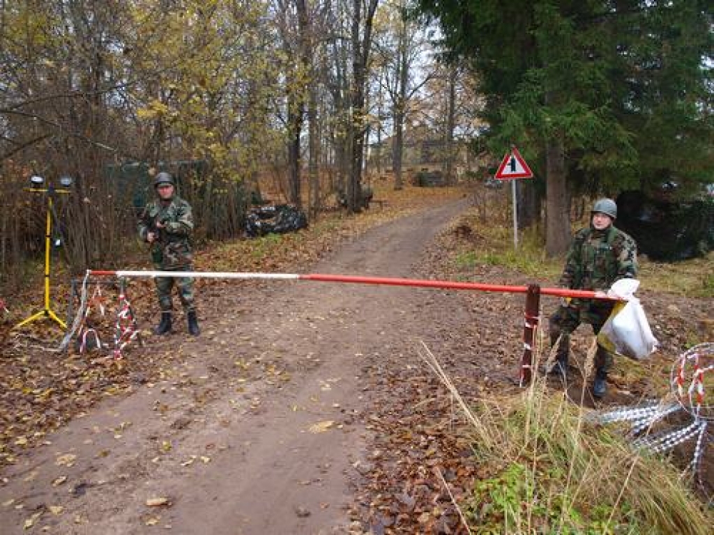 Jaunjelgavas novada Sērenes pagastā notiek Nacionālo bruņoto spēku Apvienotās štābu vadības punktu mācības “Kristaps 2011”, kas ir bruņoto spēku regulāro vienību kopīgs štābu vingrinājums, kurā iesaistītas arī citas valsts un pašvaldību...
Autors: Indulis Burka